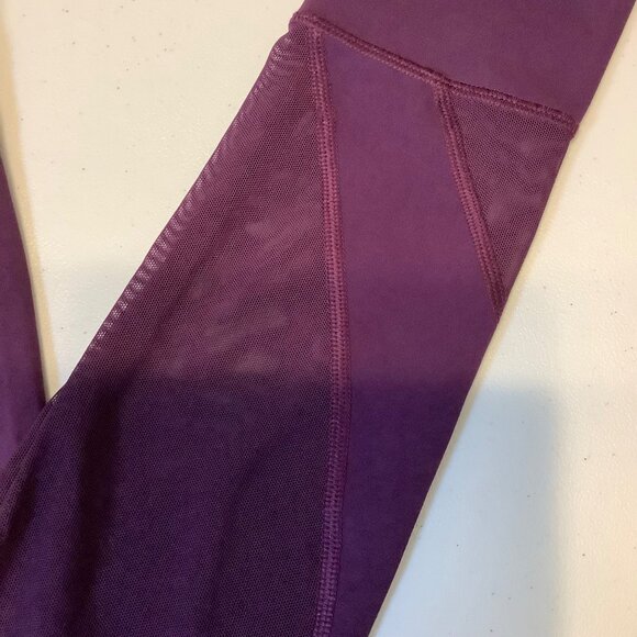 Lululemon Size 6 Dark Purple Mesh Panel Leggings 28" Inseam P30416 Workout Yoga - Picture 8 of 10